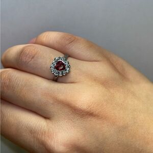 VINTAGE RARE rhodium Swarovski ruby red stone ring